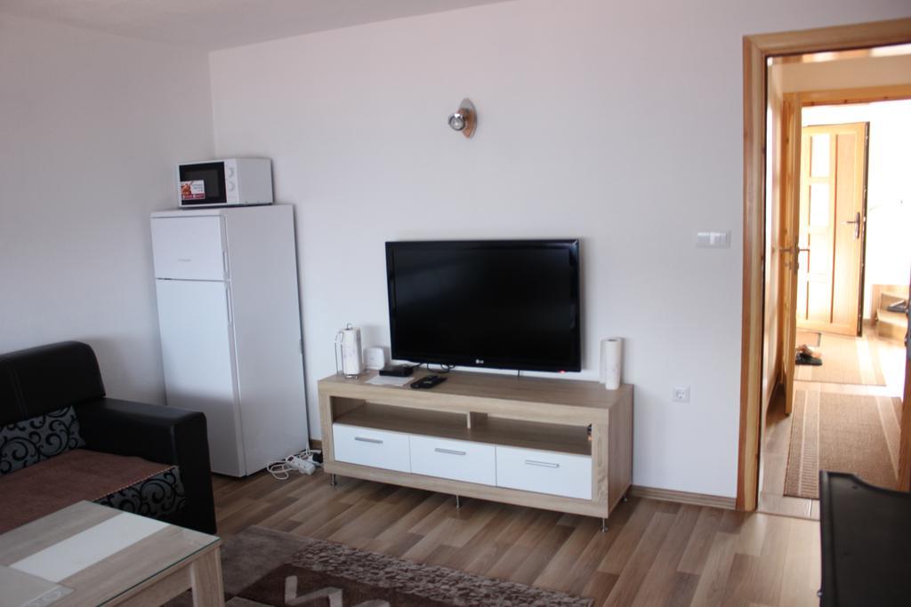 Apartments Zoni Vlašić Eksteriør billede